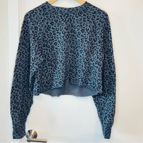 Abercrombie & Fitch Soft A&F Cropped Leopard Print Pullover Crewneck Sweatshirt - Picture 1 of 5